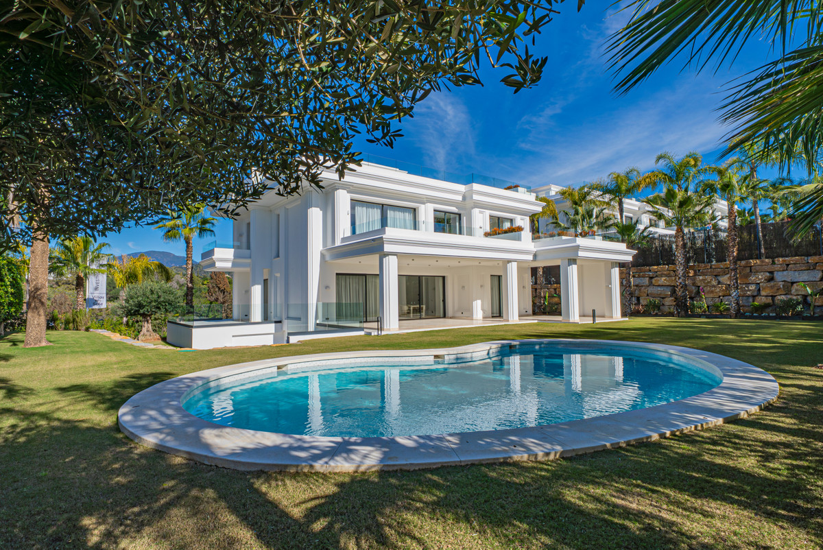 Lomas Villas – The Golden Mile