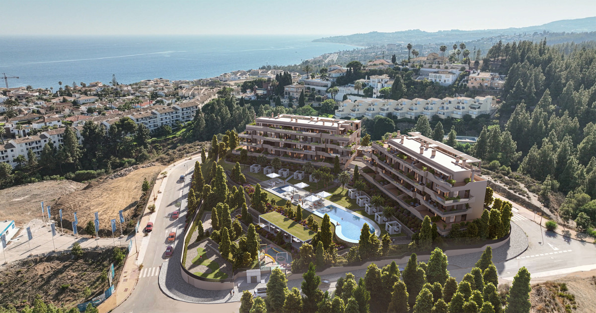 Rayos Del Sol – El Chaparral aerial view of luxury new-build development with pool, gardens and sea views in Málaga